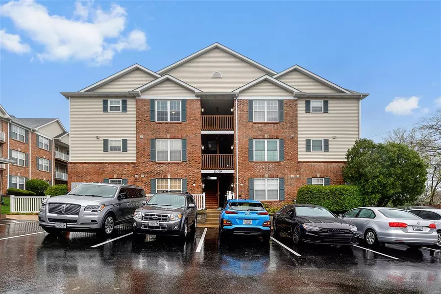 11079 Gravois RD #302, St Louis, MO 63126