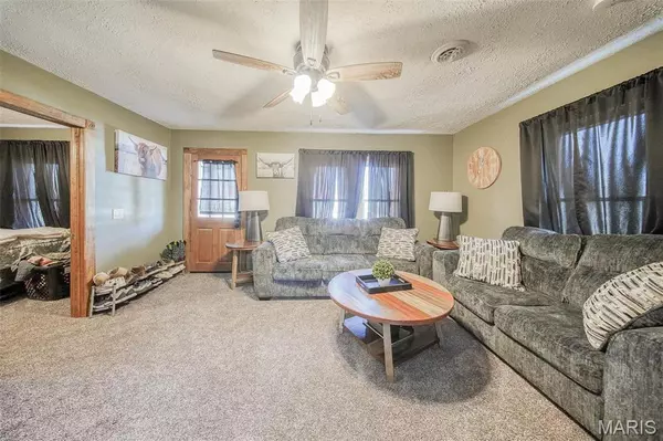 Salem, MO 65560,405 E Acuff ST