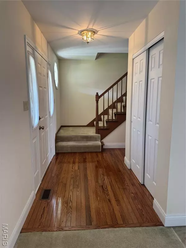 St Louis, MO 63129,6933 Broken Oak DR