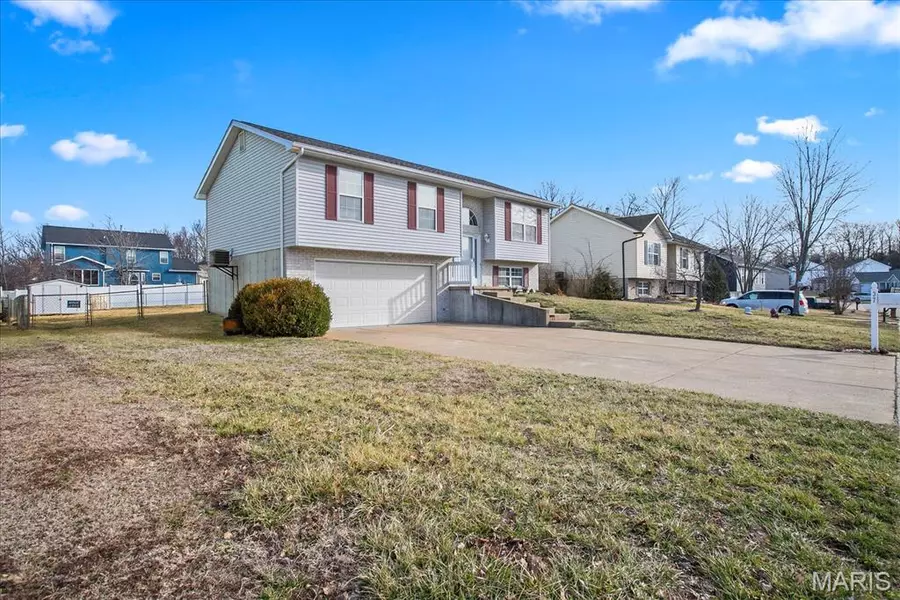 37 Adventura DR, Festus, MO 63028
