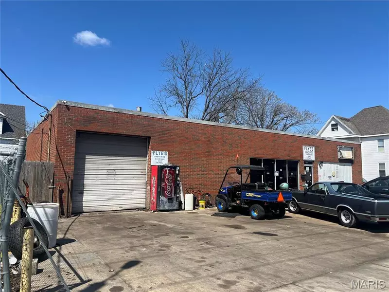 231 S Ellis ST, Cape Girardeau, MO 63703