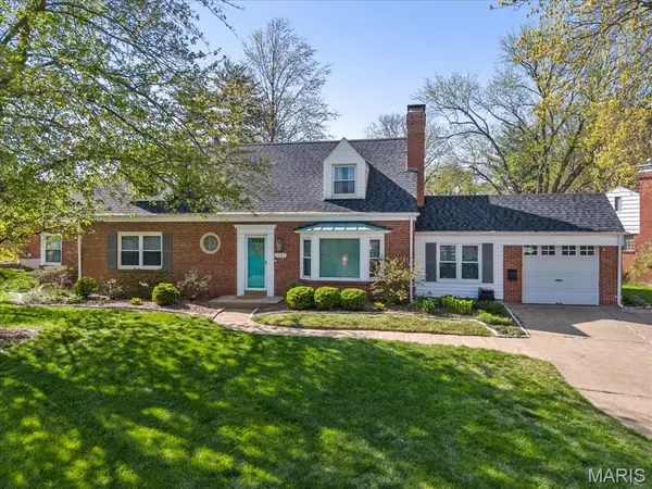1537 S Rock Hill RD, St Louis, MO 63119
