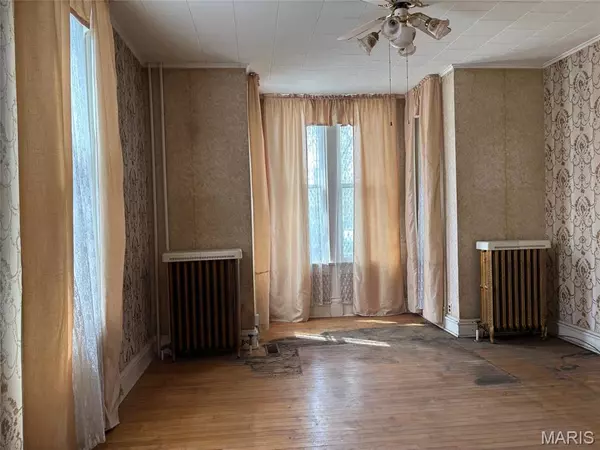 Belleville, IL 62220,904 S Jackson ST