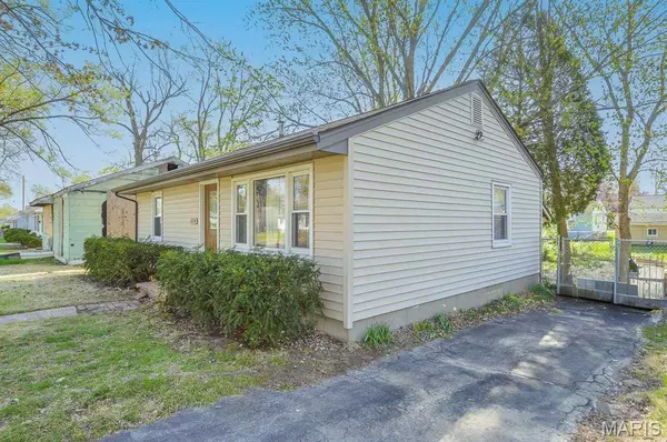 St Ann, MO 63074,3214 Krem AVE