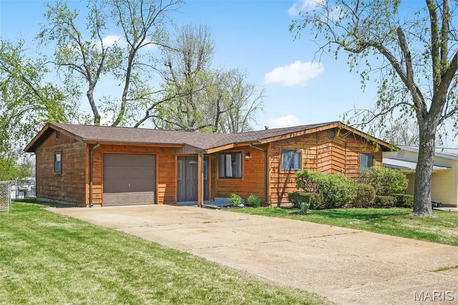 205 Arras DR, St Louis, MO 63129