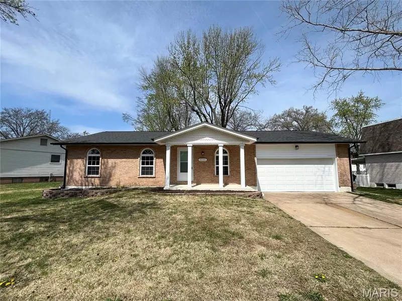 5365 Camelot Estates DR, St Louis, MO 63129