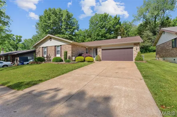 Fenton, MO 63026,737 Vanderville DR