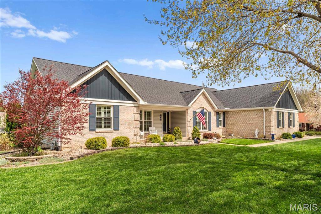 1943 Cedarwood TRL, Belleville, IL 62226