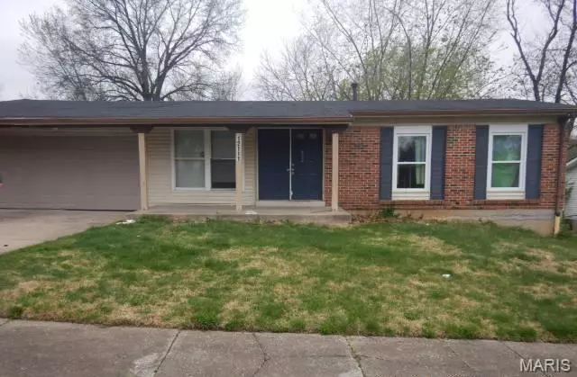 12111 La Padera LN, Florissant, MO 63033