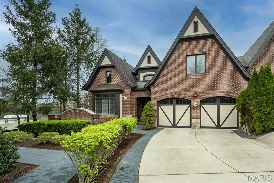 21 Upper Conway Ct CT, Chesterfield, MO 63017