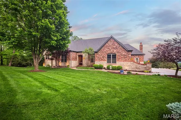 St Louis, MO 63129,2825 Christopher Bluffs LN