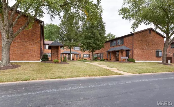 7937 Royal Arms CT #4, St Louis, MO 63123