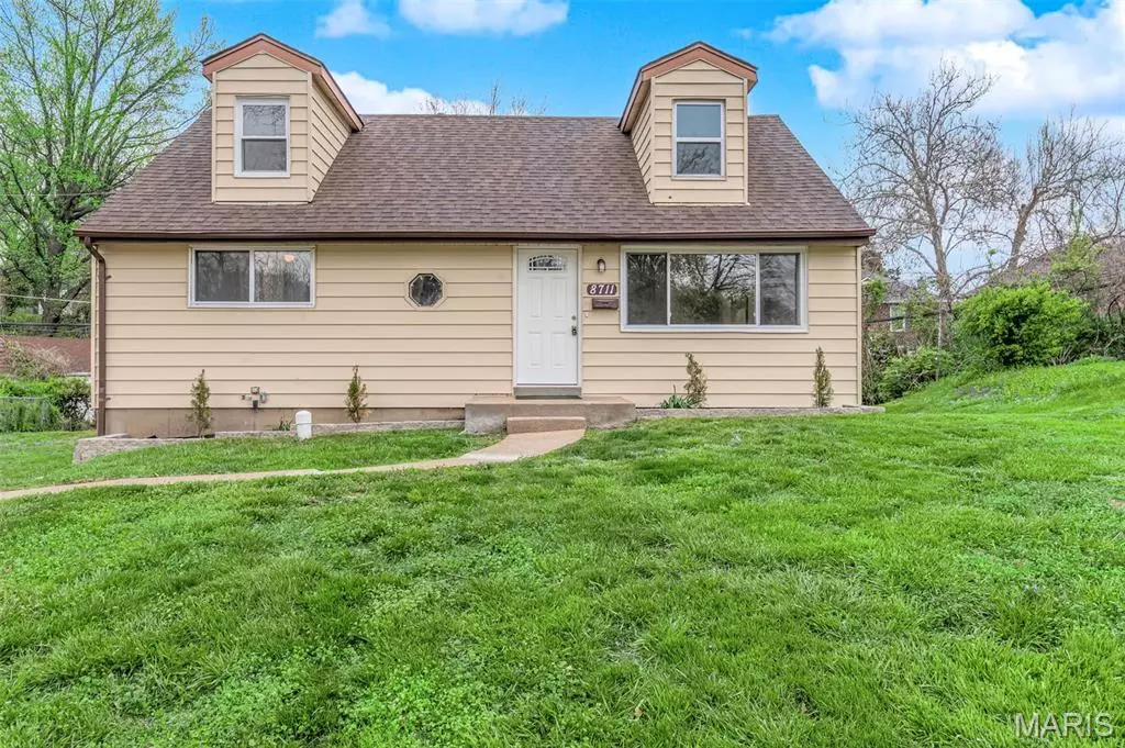 St Louis, MO 63121,8711 Marcella AVE