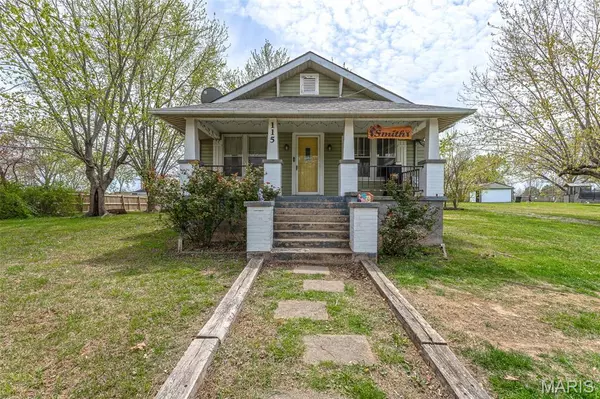 115 College ST, Crocker, MO 65452