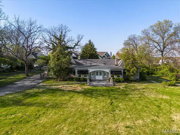 21 Clayton Ter, St Louis, MO 63131