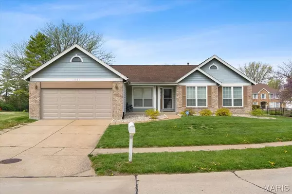 3903 Triple Crown DR, Florissant, MO 63034