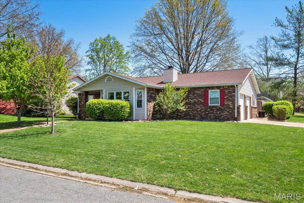 Columbia, IL 62236,1006 Arlington DR