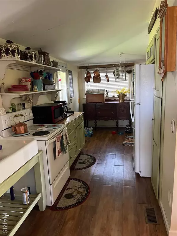 Piedmont, MO 63957,309 W Fir Street