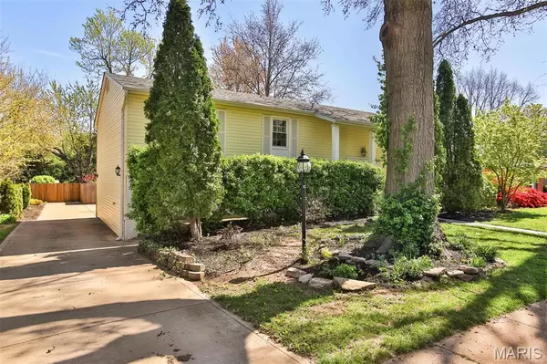 Florissant, MO 63033,3555 Amblewood DR