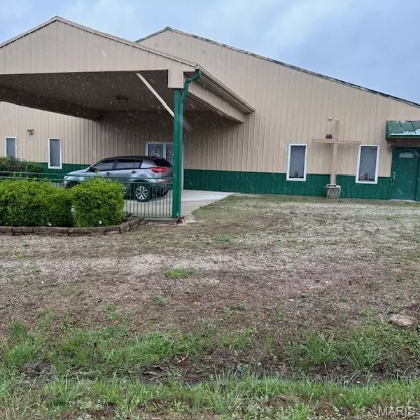 472 State Highway U, Brumley, MO 65017