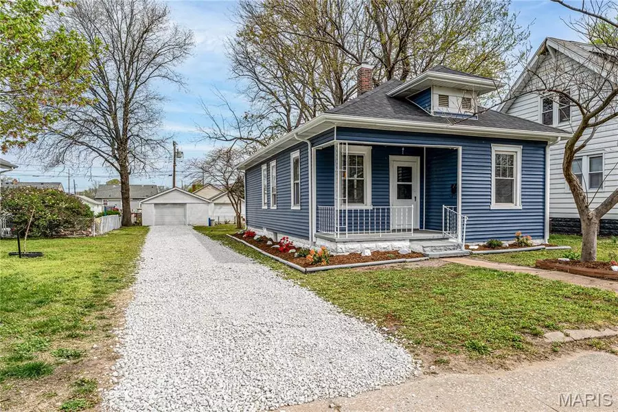 219 Grand AVE, East Alton, IL 62024