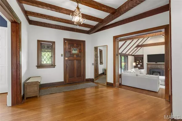 Ladue, MO 63124,4 Glen Forest