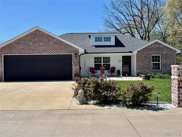 11 Paradise ST,  Benton,  MO 63736