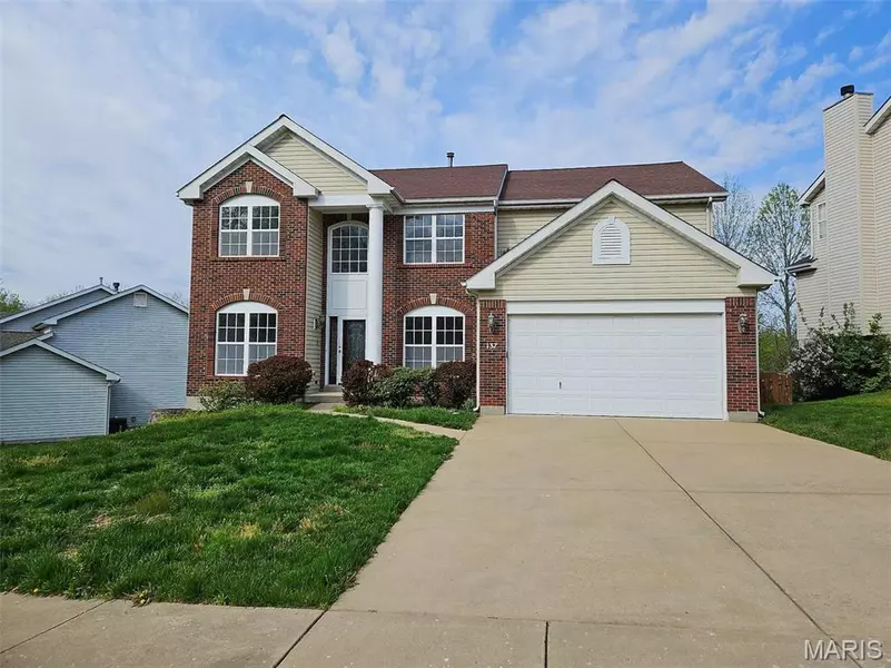 137 Riverwood Park DR, Florissant, MO 63031