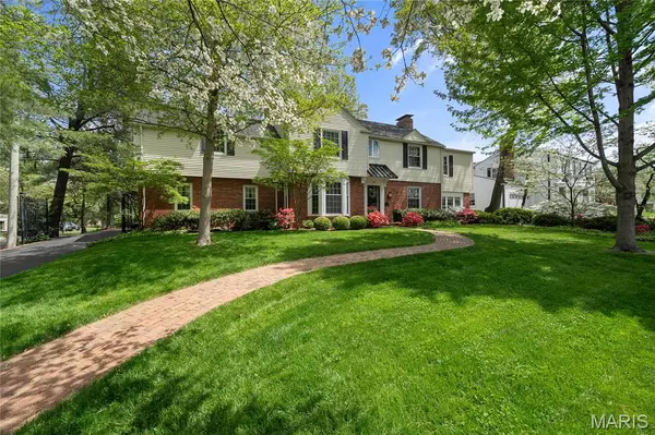 St Louis, MO 63119,133 Webster Woods DR