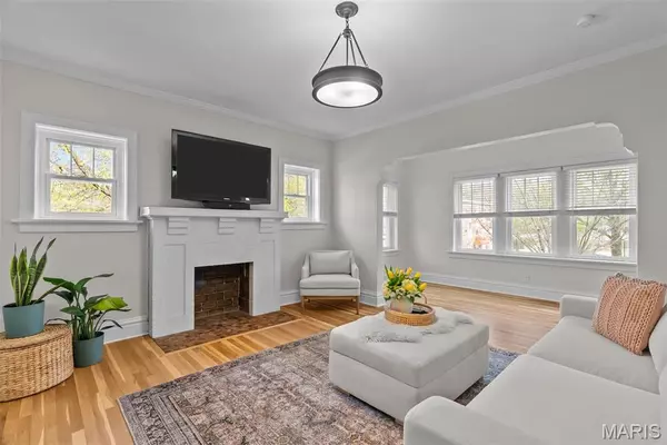 St Louis, MO 63105,6636 San Bonita AVE #2W