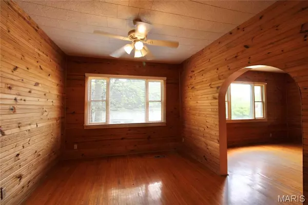 Poplar Bluff, MO 63901,1115 Spring ST