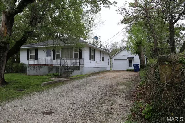 303 N Elm ST, Dixon, MO 65459