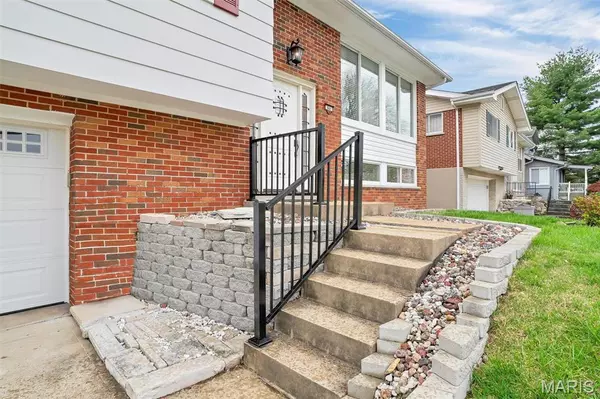 St Louis, MO 63125,941 Buckley RD