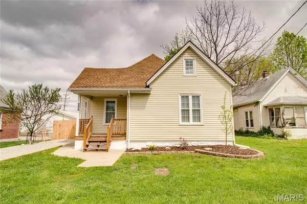 238 W Delmar AVE, Godfrey, IL 62035