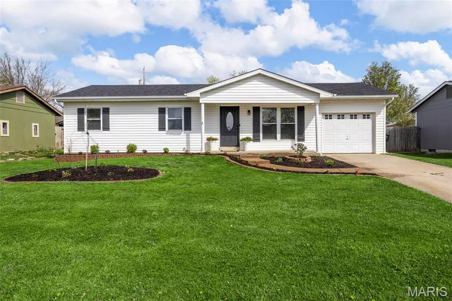 915 Countryside DR, Troy, MO 63379
