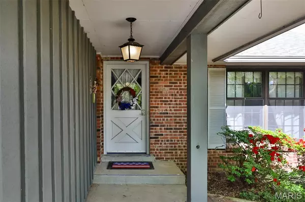 St Louis, MO 63129,6515 Christopher DR