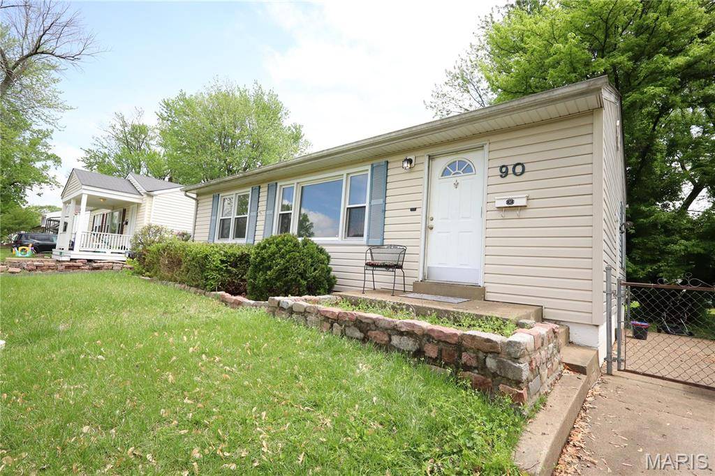90 La Sierra DR, Florissant, MO 63031