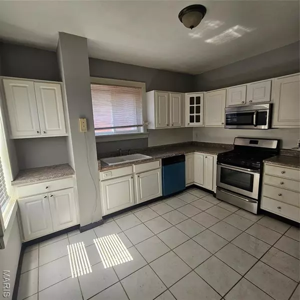 St Louis, MO 63136,6336 Laura AVE