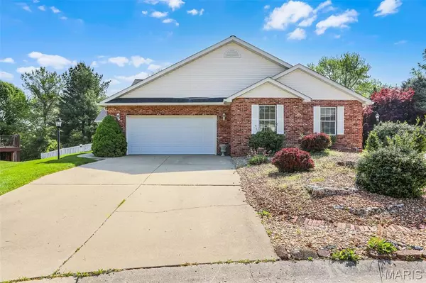 Glen Carbon, IL 62034,14 Berry Patch LN
