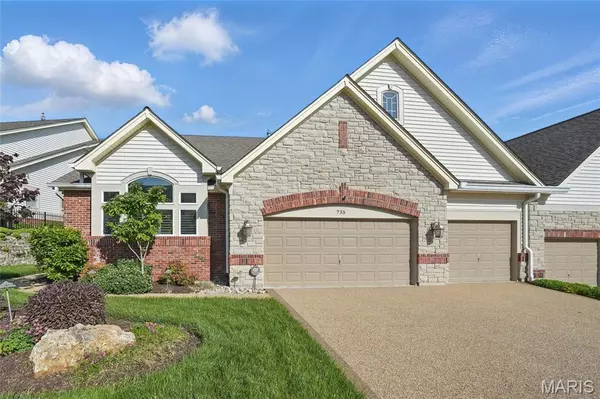 735 Stonebluff CT, Chesterfield, MO 63005