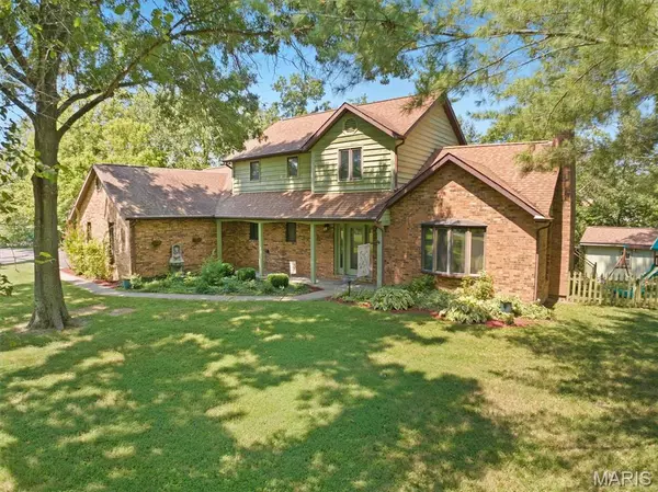 27 TALON DR, Millstadt, IL 62260