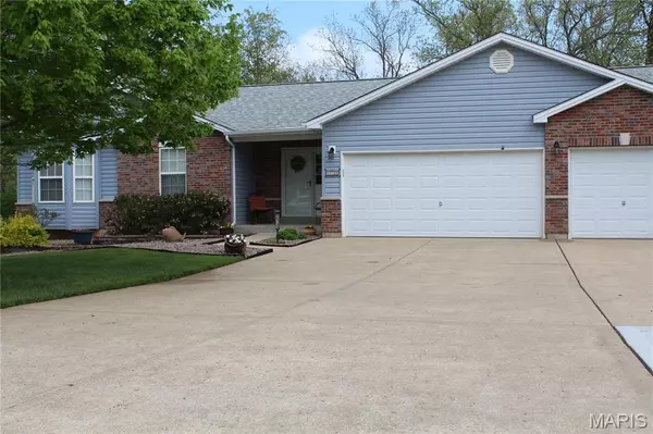10733 Sugar CT, Foristell, MO 63348