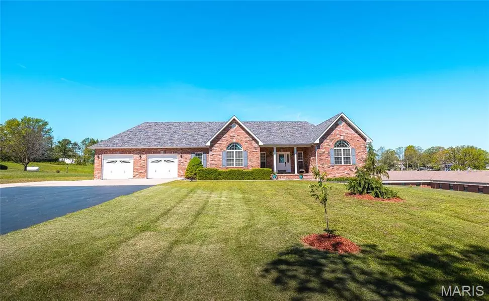 402 Old Y RD, Dixon, MO 65459