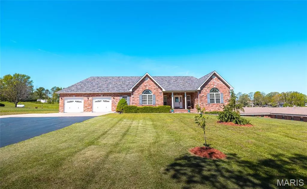 Dixon, MO 65459,402 Old Y RD