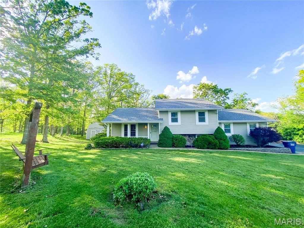 19113 Bent Oak DR, Warrenton, MO 63383
