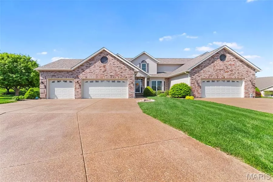 235 River Bluff CT, Troy, MO 63379