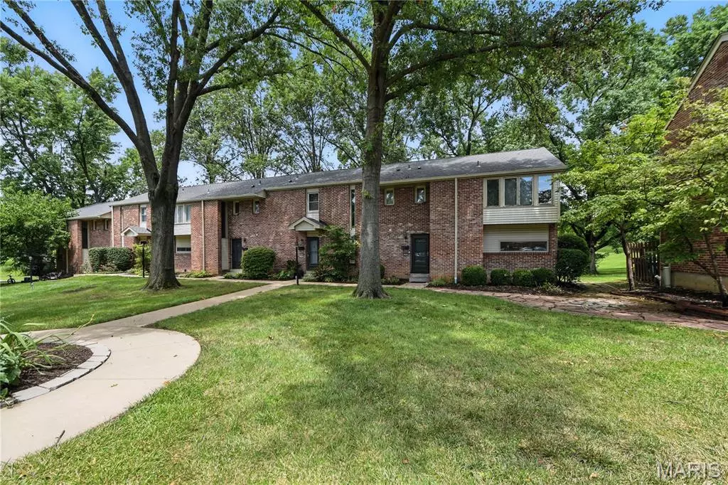 St Louis, MO 63146,12321 Rossridge CT