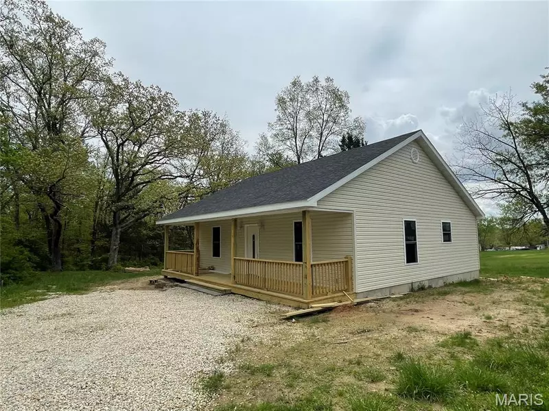 418 E Canaan RD, Gerald, MO 63037