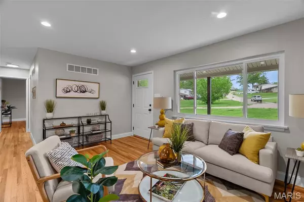 St Louis, MO 63129,7203 Deckside DR