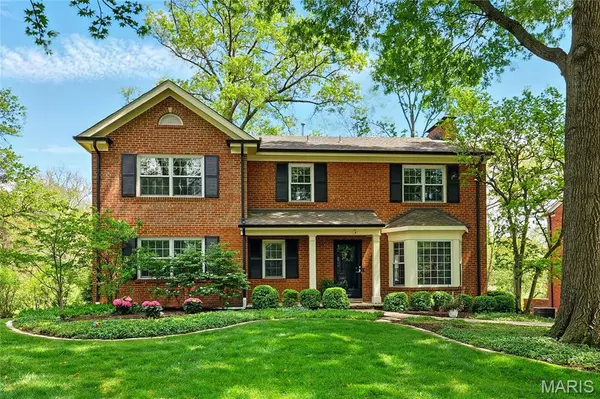 24 Rio Vista DR, St Louis, MO 63124